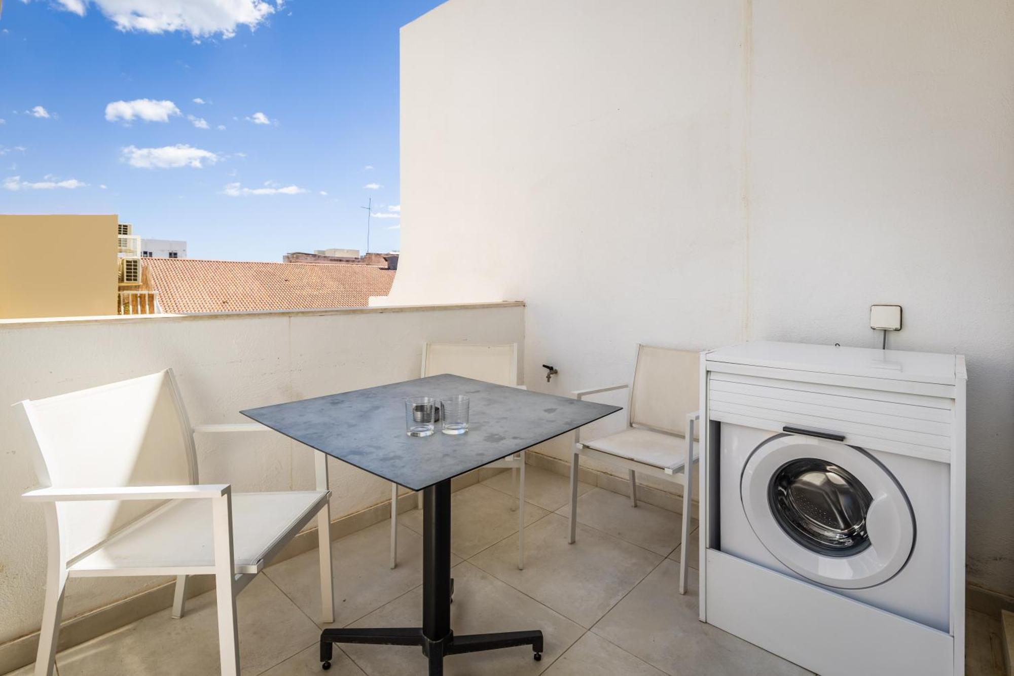 Kunsu'S Apartment 5 Min Walk From St Julians San Gwann Экстерьер фото